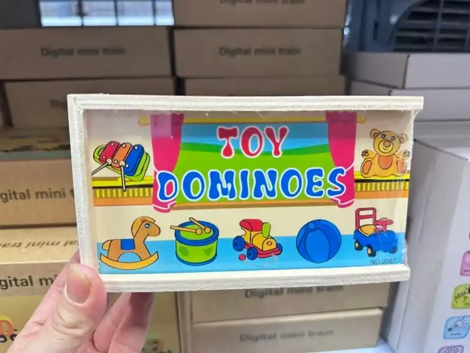Drewniane Domino Toy Dominoes w pudełku, motywy zabawek Wyjątkowa oferta