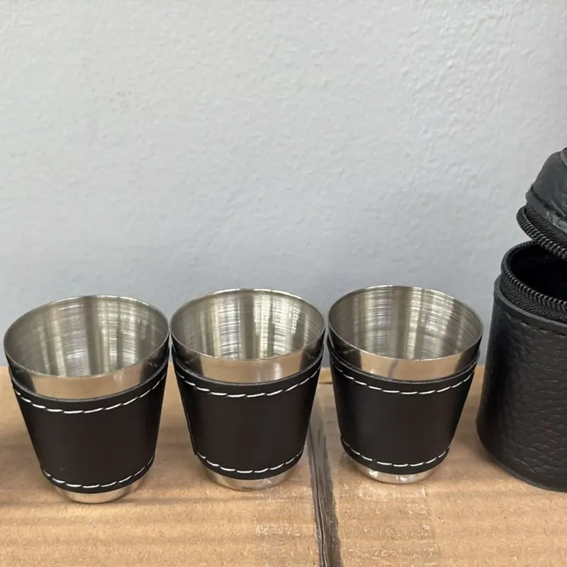 Zestaw Kieliszki Turystyczne 4PCS ze skórzanym etui Rabat