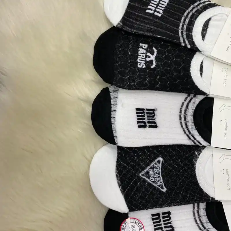 Wysoka jakość Skarpetki damskie niskie z nadrukami Paris, Miu Miu, Prada