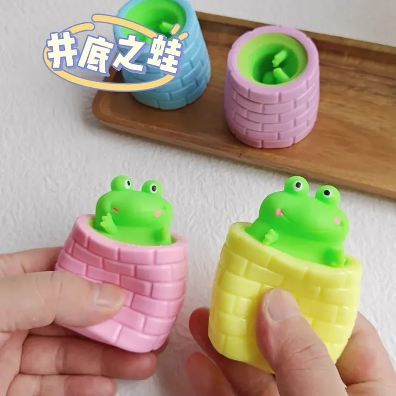 Tani Gniotki Żaba Squeeze Toys w pojemniku ceglanym