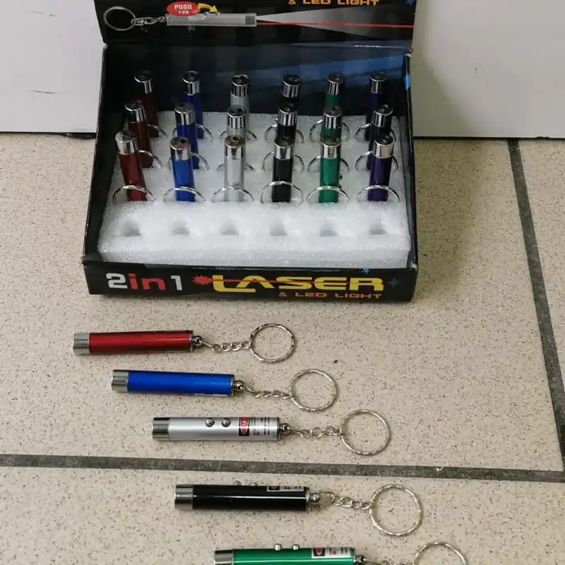 Zamów teraz Zabawka Laser 2w1 z breloczkiem