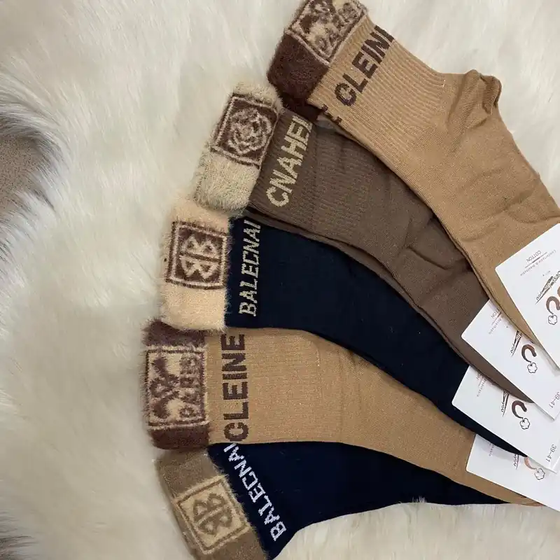 Bestseller Skarpetki damskie z mankietem Balenciaga, 6 kolorów